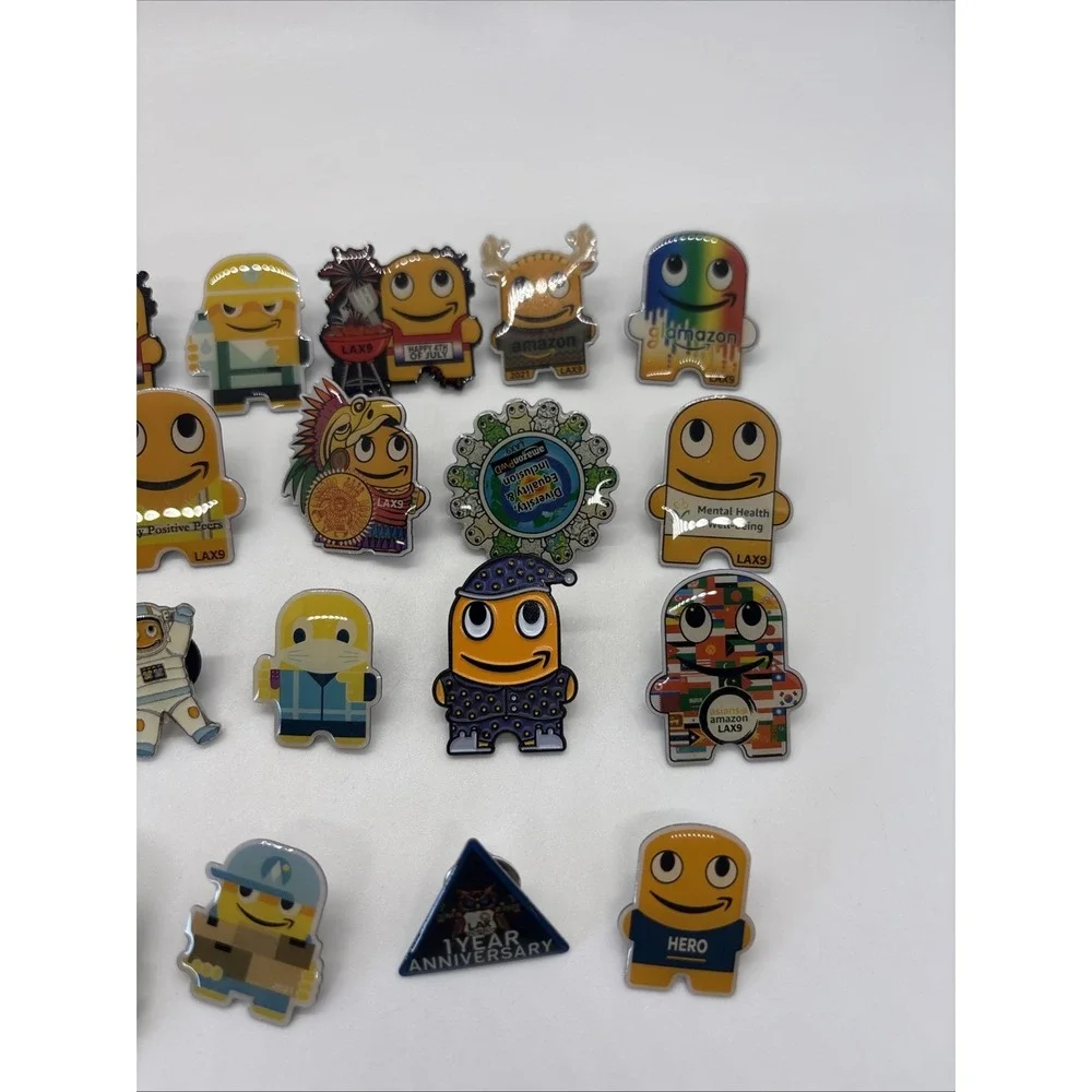 Amazon Peccy Pin Lot of 32 Advertising Promotional Pinbacks LAX9 Glamazon Hero